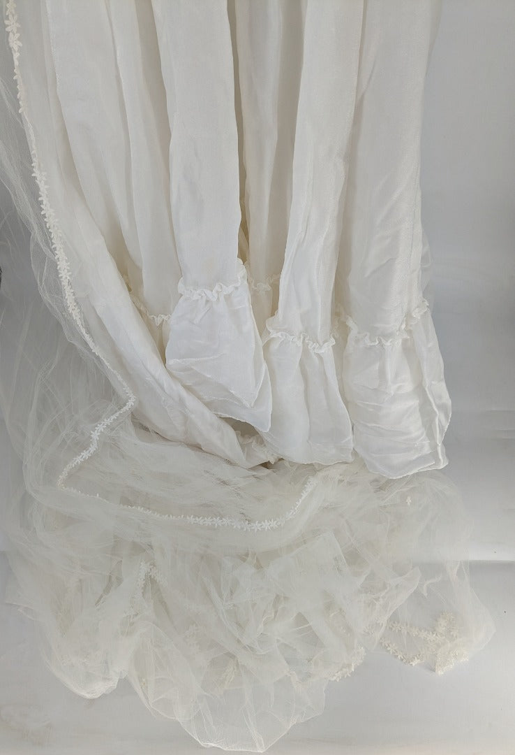 Vintage Victorian Style White Wedding Dress With Veil - Size 6