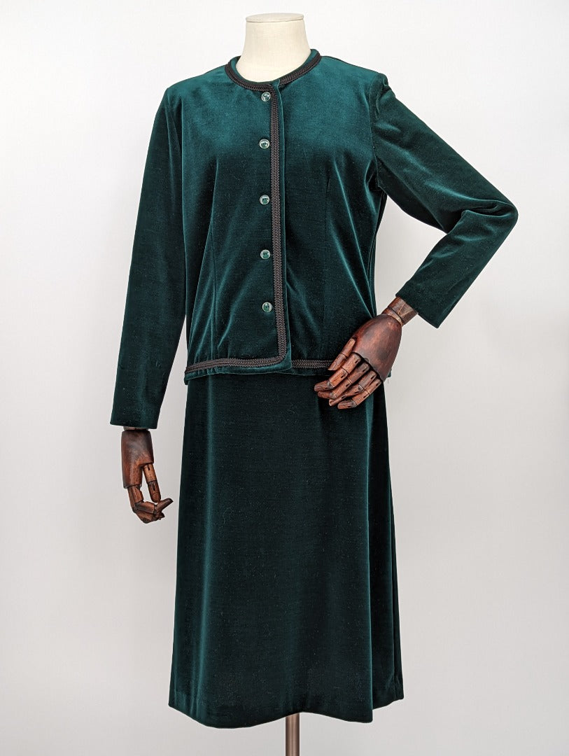 Butte Knit Green Ladies Skirt Blazer Suit - Size 14
