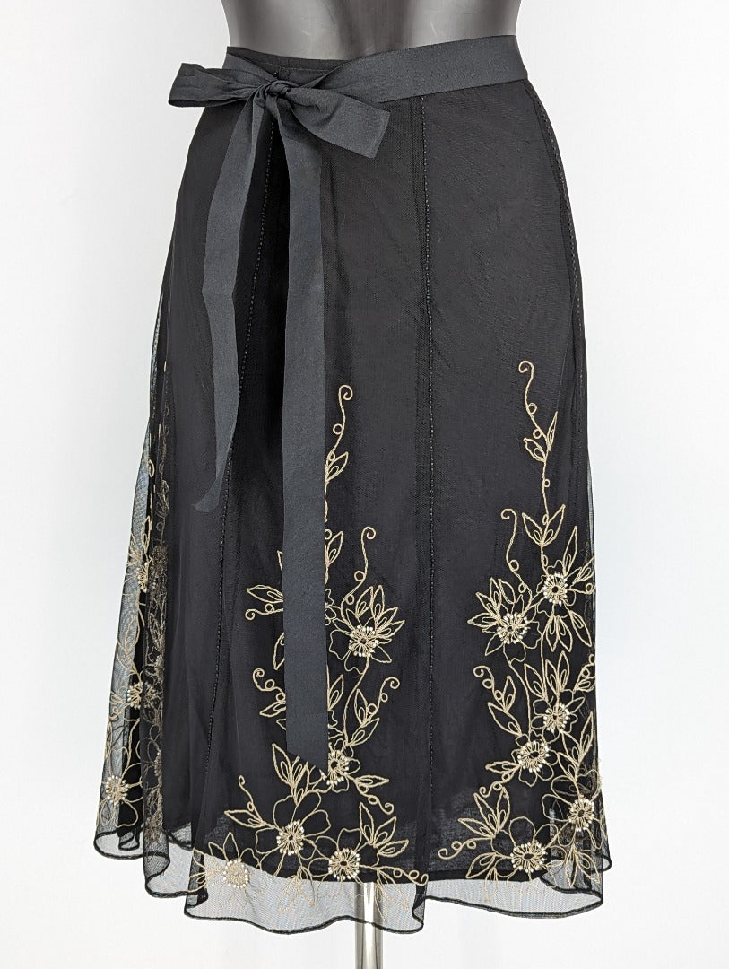 Wallis Black Embroidered Women Skirt - Size 16