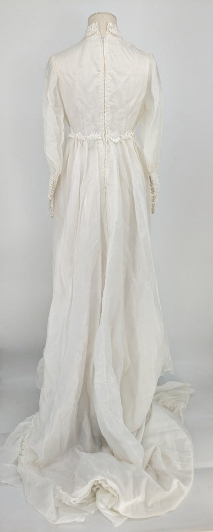 Vintage Victorian Style White Wedding Dress With Veil - Size 6